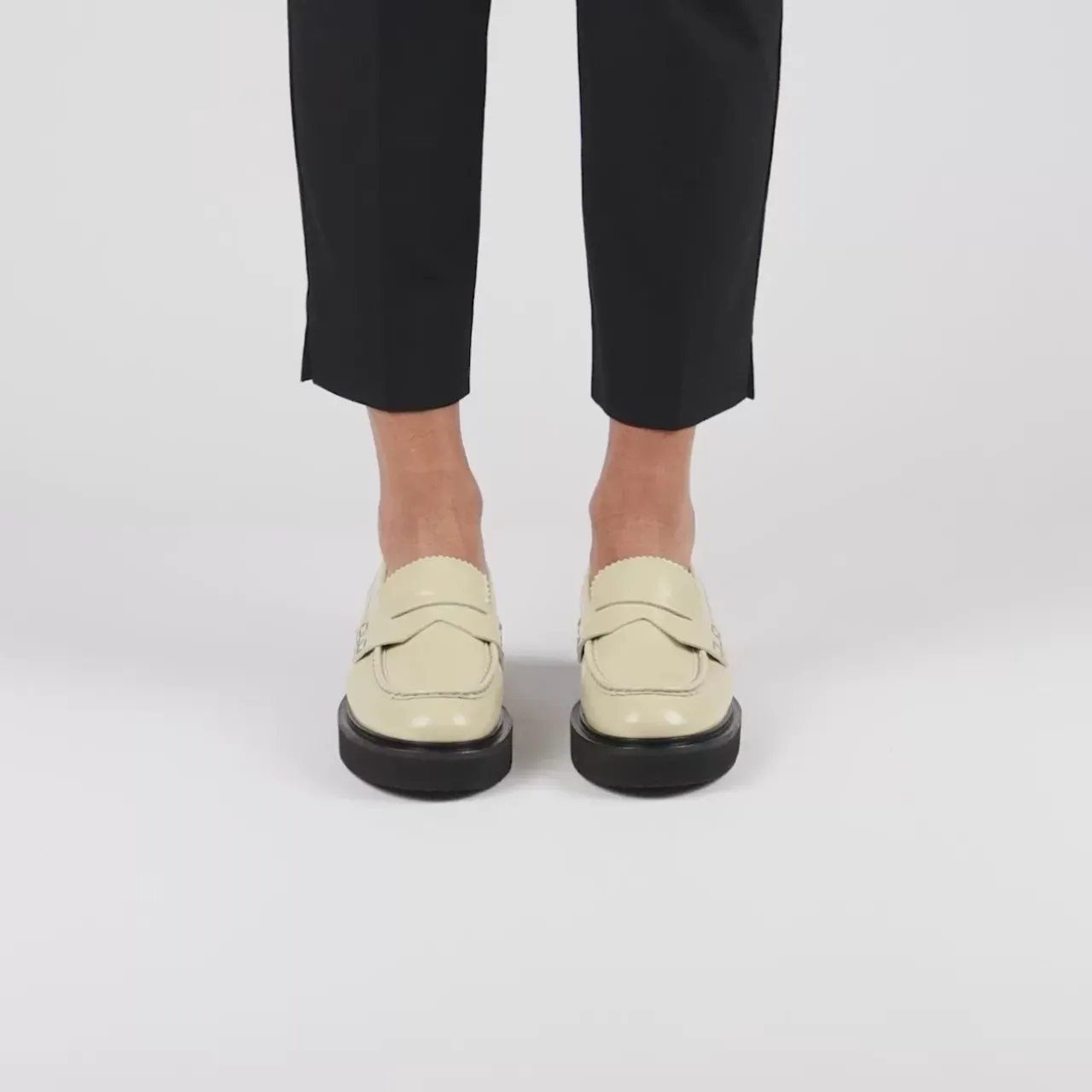 Aquatalia Flats-Marice Cream